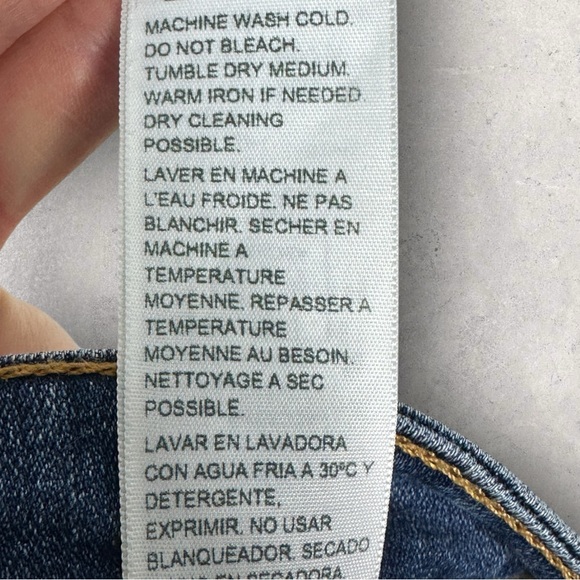 Levis 726 High Rise Flare Jeans Womens‎ Size 31 x 30 Waterless Distressed Denim - Picture 14 of 16